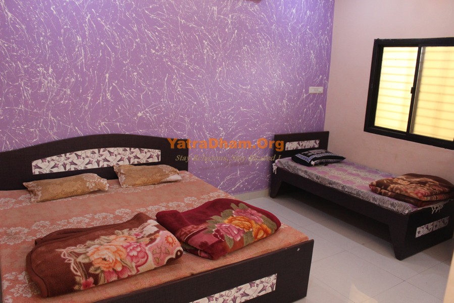 Ujjain_Anjana_Samaj_Dharamshala_3 Bed_AC Room_View3
