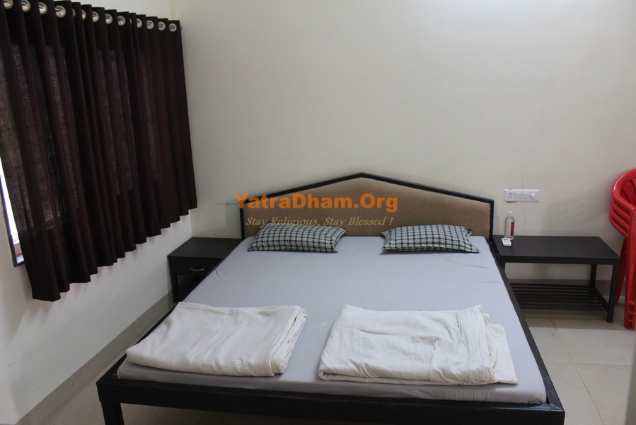 Ujjain - Shri Balmukund Ashram Jhalariya Math (Near Mahakaleshwar Temple)2 Bed_AC Room_View1
