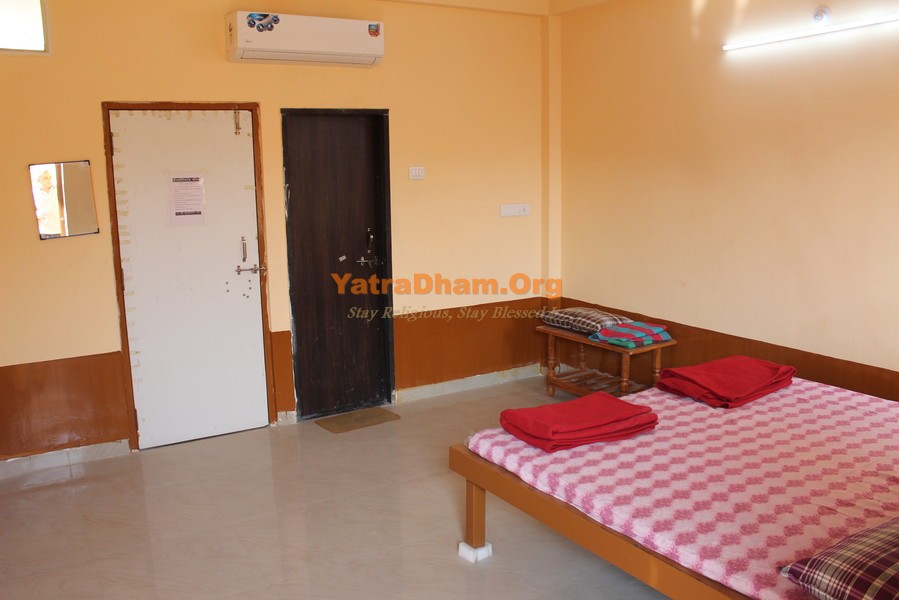 Ujjain_Shri_Laxmi_Venkatesh_Mandir_Ashram_2 Bed_AC Room_View2