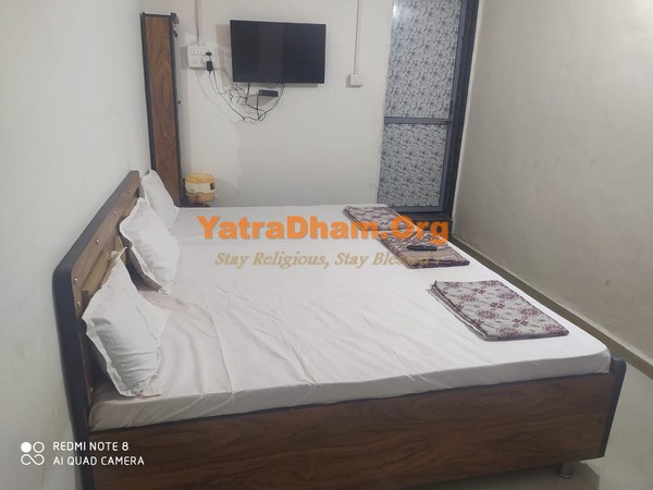 Statue Of Unity (Moti Raval) - YD Stay 149002 V J Home Stay Room View3