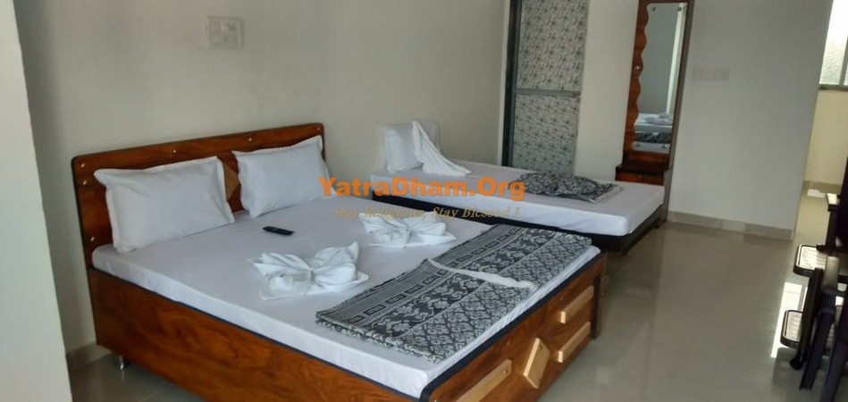 Statue Of Unity (Moti Raval) - YD Stay 149002 V J Home Stay Room View1