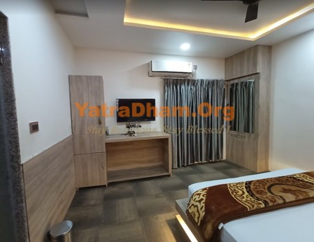 Varanasi - The Kashi Iconic Guest House - Room View 8