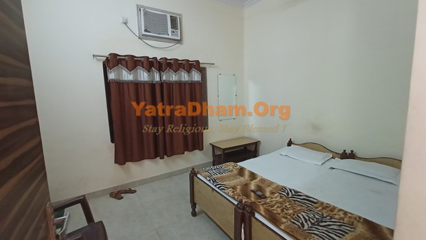 Varanasi - YD Stay 32001 (Hotel Bhagirath) - Room View 6