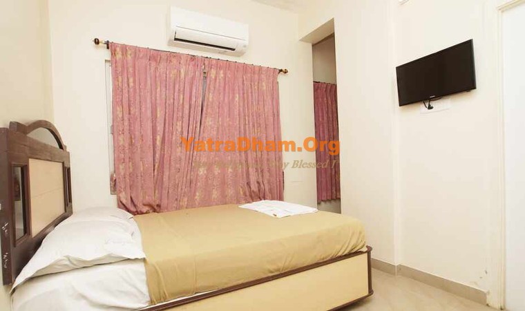 Coimbatore - YD Stay 38001 (Hotel Vinayak) 2 Bed Room View 5