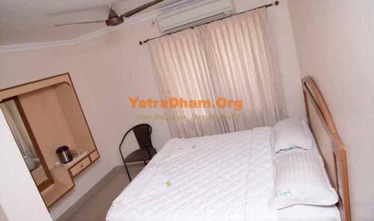 Coimbatore - YD Stay 38001 (Hotel Vinayak) 2 Bed Room View 4