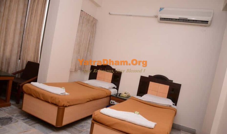 Coimbatore - YD Stay 38001 (Hotel Vinayak) 2 Bed Room View 1