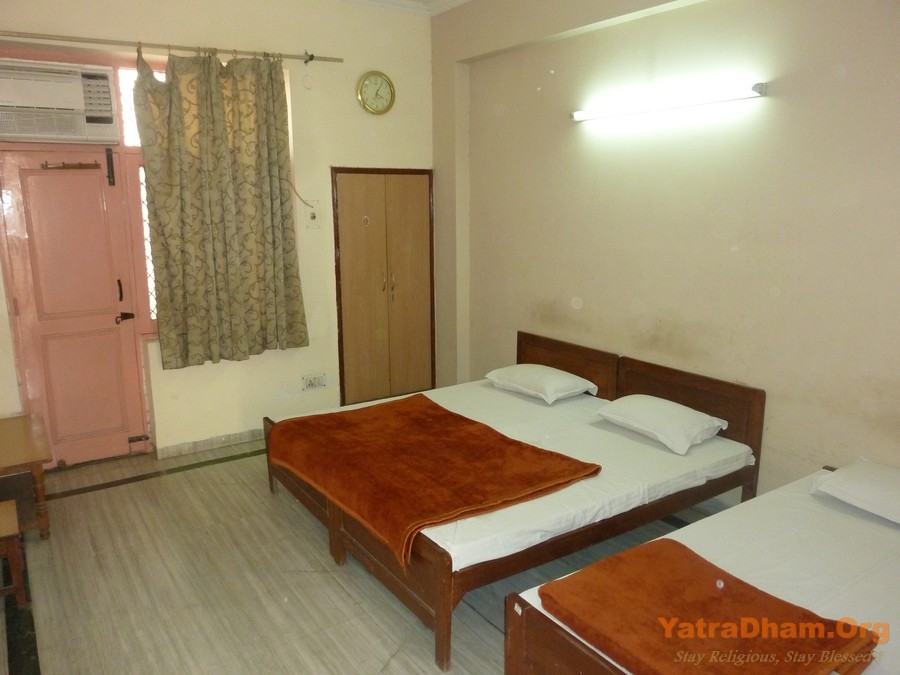 Shri Thakurji Ashram Vrindavan 3 Bed AC Room View 1