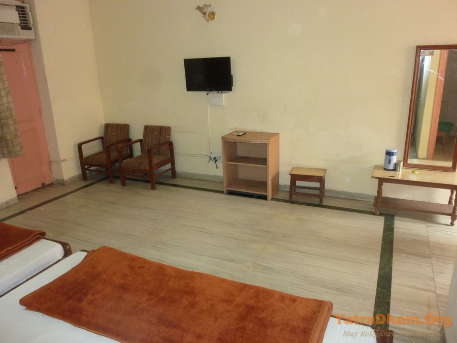 Shri Thakurji Ashram Vrindavan 4 Bed AC Room View 2