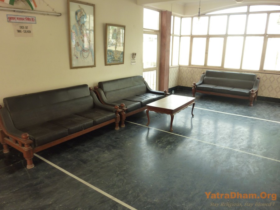 Vrindavan Shri Thakurji Ashram Waiting Area