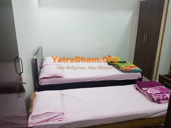 Madhapar Bhuj - Shri Lohana Samaj wadi 2 Bed AC Room View1
