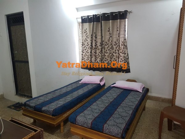 Madhapar Bhuj - Shri Lohana Samaj wadi 2 Bed Non AC Room View2