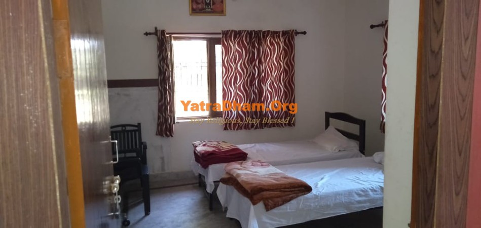 Naimisharanya Adichunchunagiri Mahasansthan math (Karnataka Ashram) 2 Bed Non AC Room View1