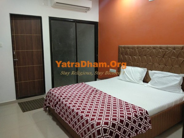 Dwarka Sharda Bhavan Room View 1