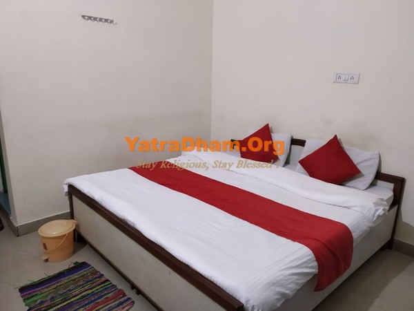 Rudraprayag - YD Stay 5501 Hotel Govind Room View1
