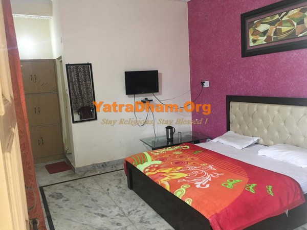 Srinagar - YD Stay 5702 Alaknanda Hotel 2 Bed Room View 2