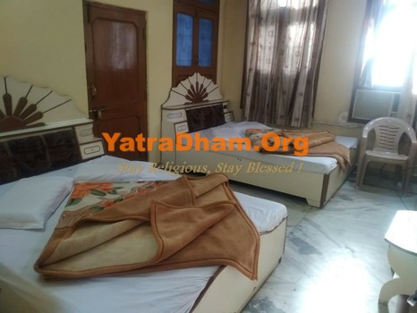 Nathdwara Hotel Shreeji Darshan Yatrik Niwas_4 bed Room_View1