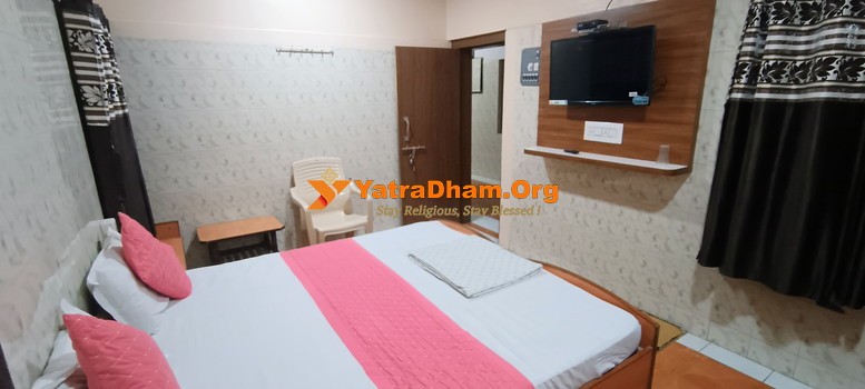 Dwarka Hotel Vandana Room View 7