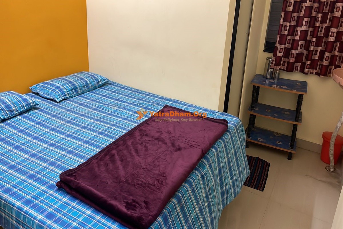 Vatvriksha Bhakta Niwas Private Trust - Akkalkot